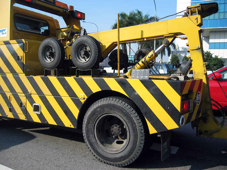 Syracuse Tow Trucks Can Increase Accident Risks On The Road