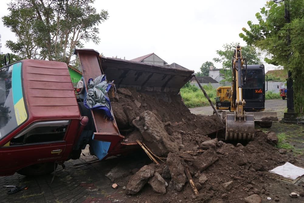 Dump trucks accidents